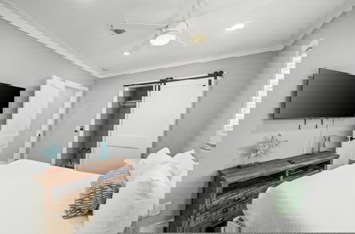 Photo 2 - Barefoot Beach House by PHG