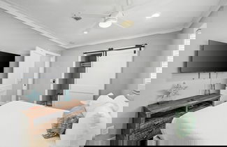 Photo 2 - Barefoot Beach House by PHG