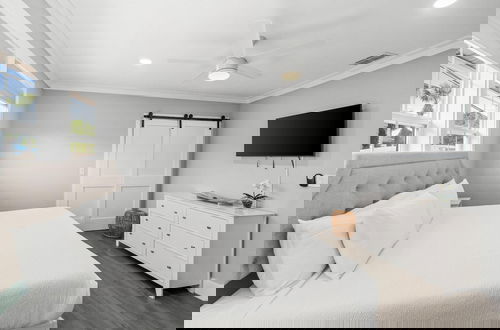 Photo 3 - Barefoot Beach House by PHG