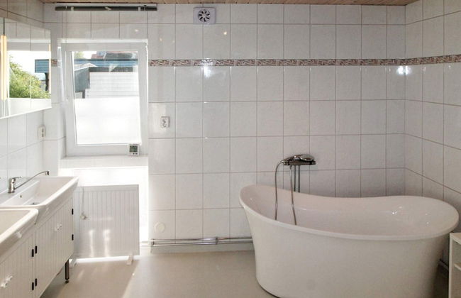 4 Star Holiday Home in Harplinge - Foto 10
