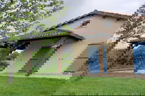 Foto 32 - Spacious Villa With Garden and Pool