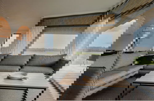 Foto 18 - Amazing Holiday Home With Terrace