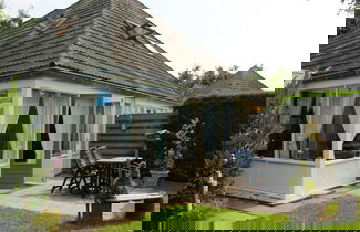 Foto 1 - Bright Holiday Home Near Beach