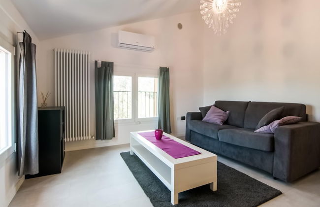 Villa in Ostra Vetere With Pool and Jacuzzis - Photo 21