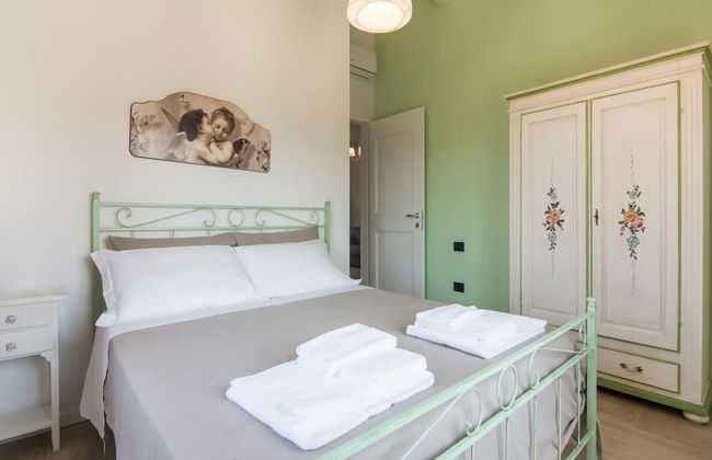 Villa in Ostra Vetere With Pool and Jacuzzis - Photo 8