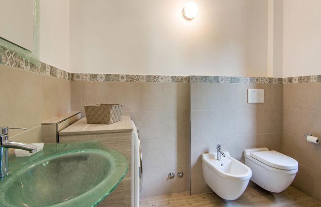 Villa in Ostra Vetere With Pool and Jacuzzis - Photo 22