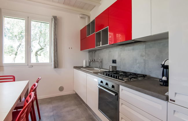 Villa in Ostra Vetere With Pool and Jacuzzis - Photo 13