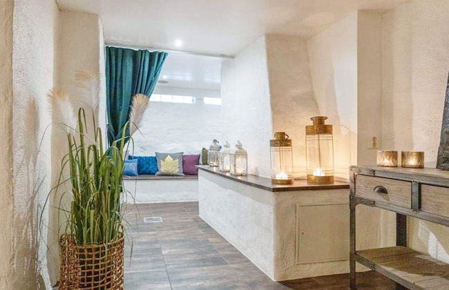 Cosy Room With Free Breakfast - Photo 31