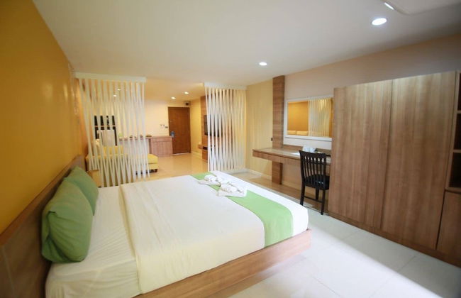 Pintree Service Apartment Pattaya - Photo 24
