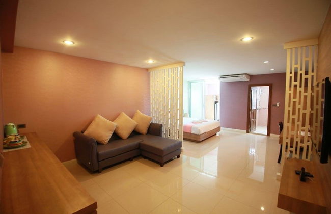 Pintree Service Apartment Pattaya - Photo 18