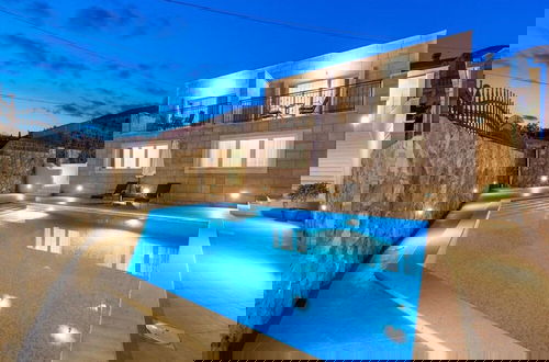 Foto 1 - Villa Kabalero - Four-bedroom Villa With Private Pool