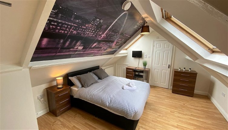 Photo 1 - Amazing 8 bedroom apartment