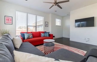 Photo 2 - 2-Bedroom Downtown Dallas Townhome