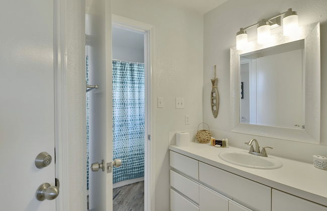 By the Sea - Foto 26