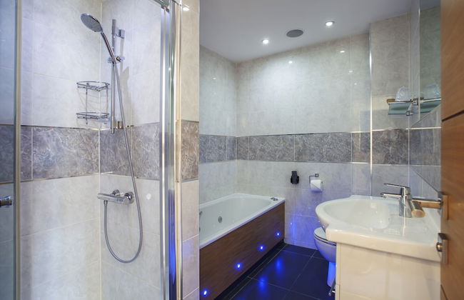 Queens Mansions - Photo 35