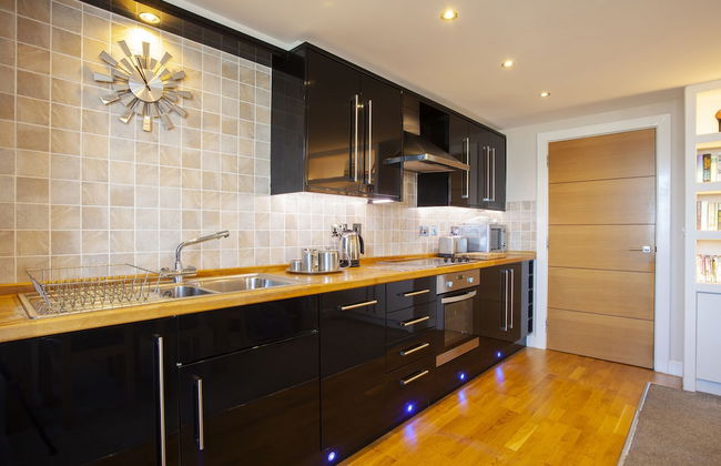 Queens Mansions - Photo 12