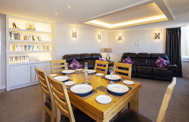 Queens Mansions - Photo 11