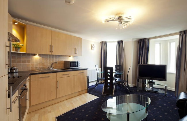 Queens Mansions - Photo 23