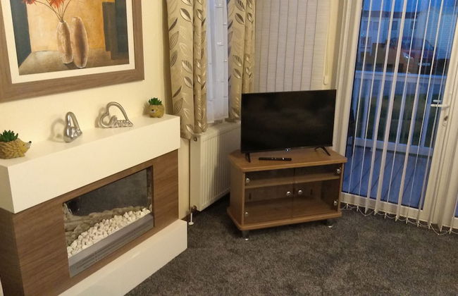 Lovely 3-bed Lodge in Towyn Near Rhyl - Photo 12