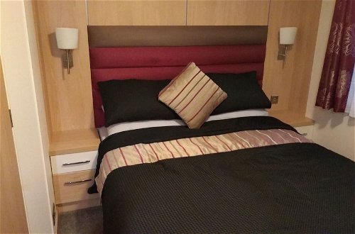 Photo 2 - Lovely 3-bed Lodge in Towyn Near Rhyl