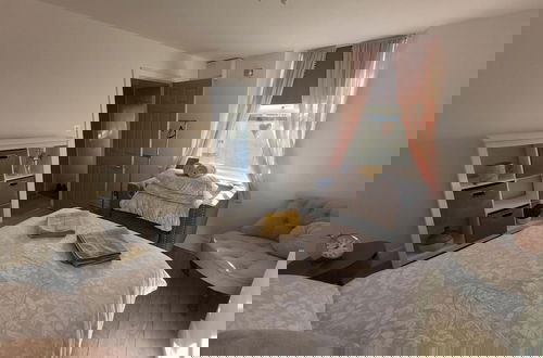 Photo 3 - Apt - Sleeps 4/5 - Garden - Parking