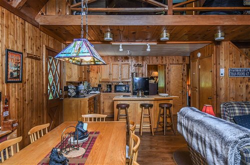 Photo 16 - Piney Bear Cabin