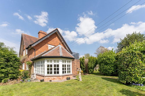 Photo 29 - Beautiful Country Cottage for up to 8 People - Great Staycation Location