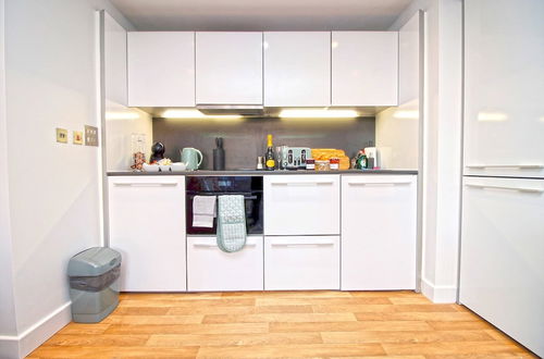 Photo 12 - Bristol City Centre - 2 Bedroom Apartment - Marsh House