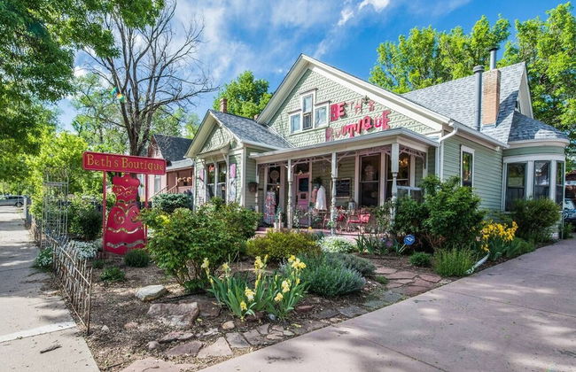 Whimsical Flat Color Unique & Chic Boutique - Foto 31