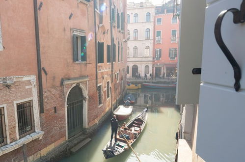 Photo 37 - Apartments in San Marco with Canal View