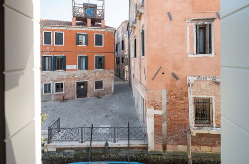 Photo 35 - Apartments in San Marco with Canal View