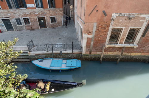 Photo 38 - Apartments in San Marco with Canal View