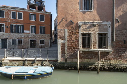 Photo 34 - Apartments in San Marco with Canal View