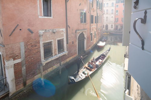 Photo 36 - Apartments in San Marco with Canal View