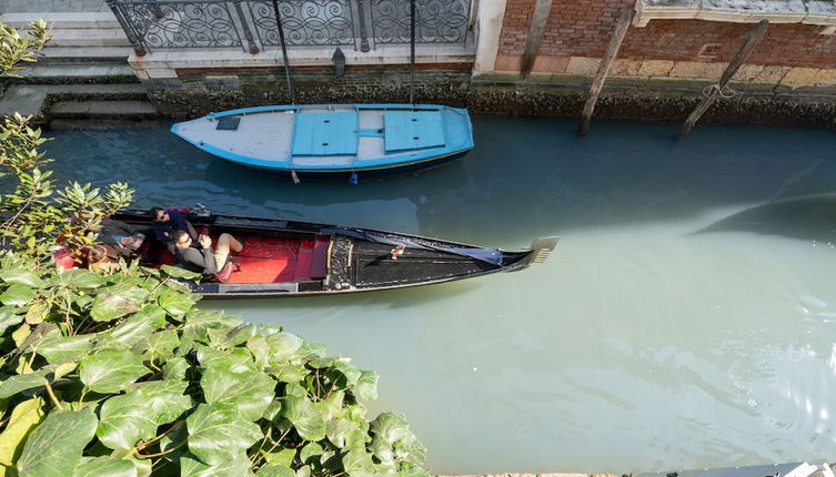 Foto 1 - Apartments in San Marco with Canal View