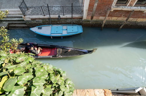 Photo 1 - Apartments in San Marco with Canal View