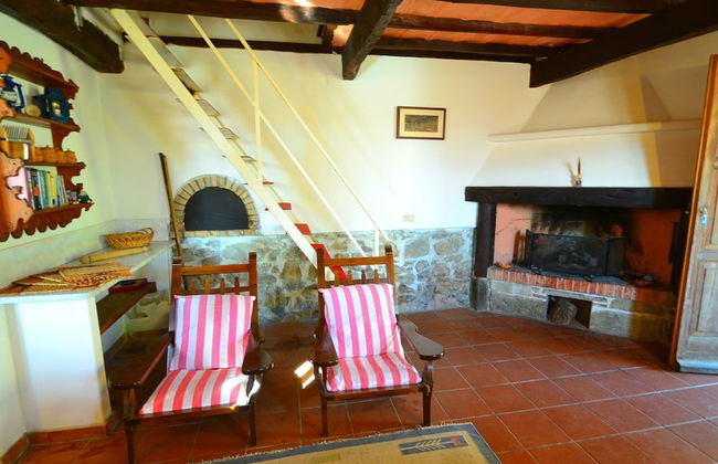 Bright Holiday Home in San Marcello with Pool near Meadows - Foto 14