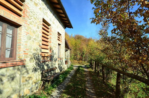 Foto 28 - Bright Holiday Home in San Marcello with Pool near Meadows