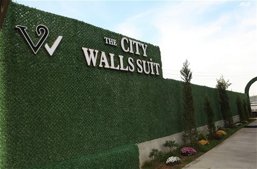 Photo 50 - The City Walls Suit Hotel