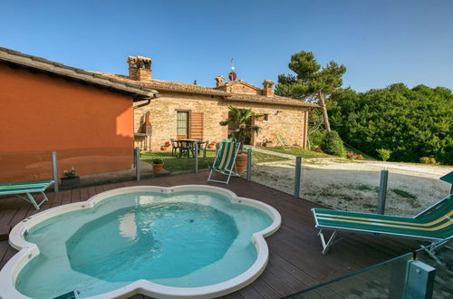 Photo 15 - Beautiful Mansion With Pool in Sant'angelo