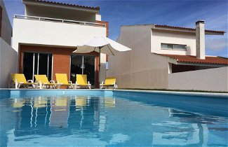 Photo 1 - Modern Villa in Sao Martinho do Porto With Swimming Pool