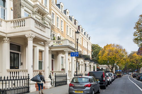 Photo 21 - Pleasant Earl's Court Apartment near Hyde Park