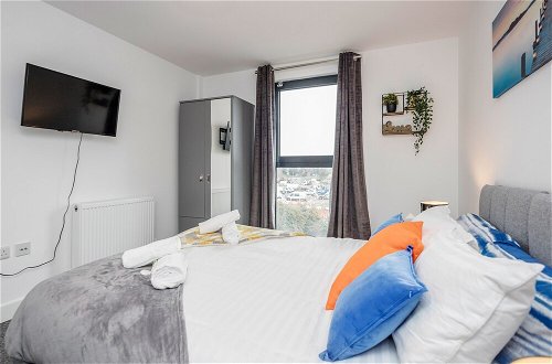 Photo 1 - Livestay-spacious Modern One Bed Apt Near Heathrow
