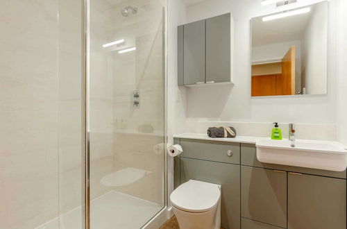 Photo 30 - Modern And Spacious 2 Bedroom in Central London