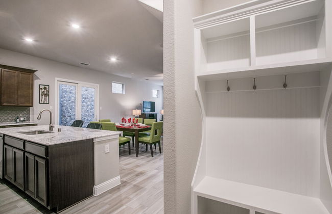 Beautiful furnished 3 bedroom Allen Home - Foto 10