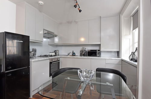 Photo 10 - Charming & Modern Apartments near Oxford Circus London