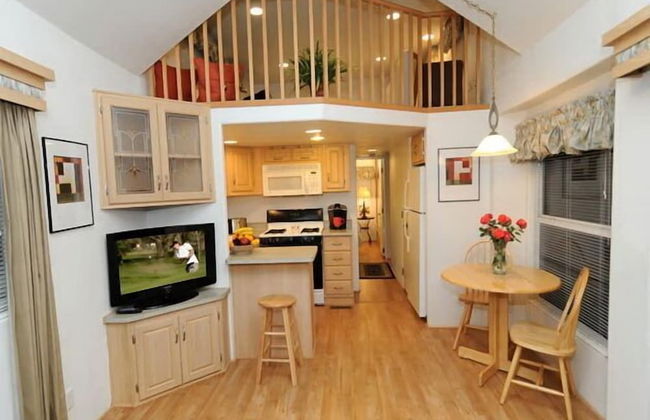 Arden Acres Executive Suites and Cottages - Photo 21