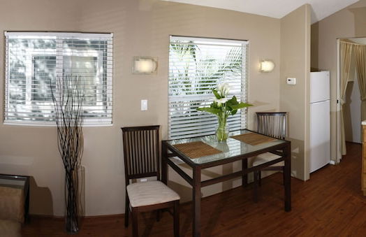 Arden Acres Executive Suites and Cottages - Photo 7