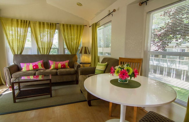 Arden Acres Executive Suites and Cottages - Photo 19