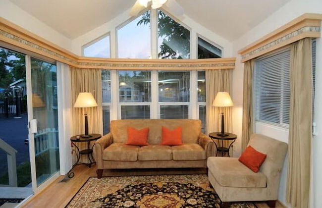 Arden Acres Executive Suites and Cottages - Photo 27